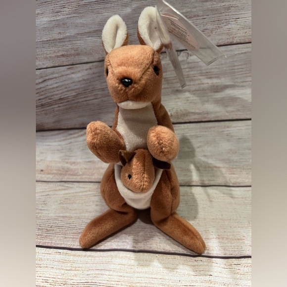 Ty Beanie Baby 1996 Pouch Kangaroo - Picture 1 of 7